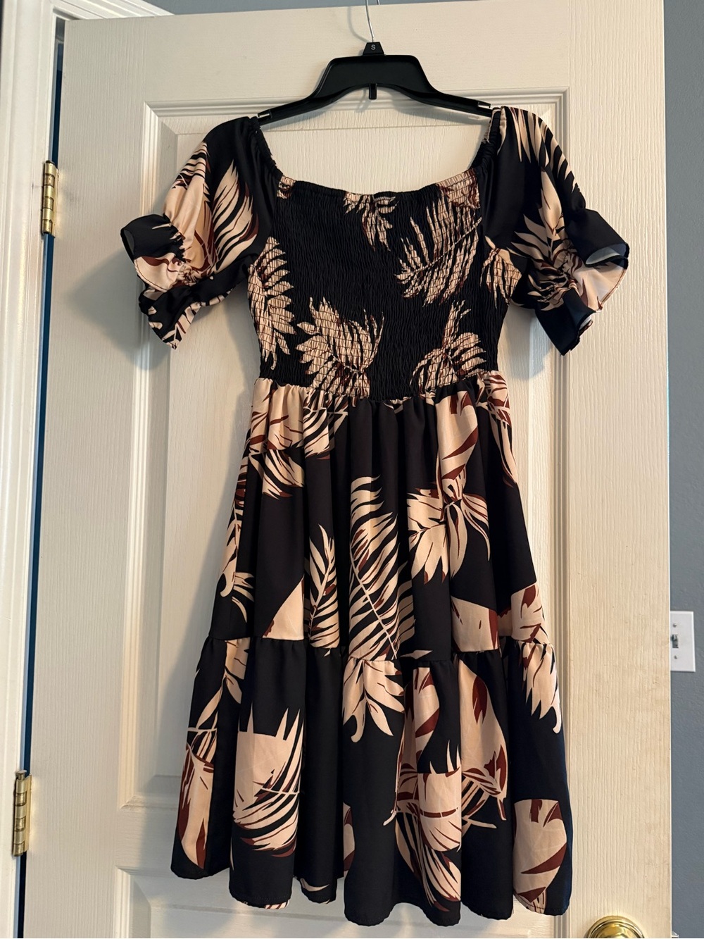 chic Black Mini Dress with Beige Botanical Print and Puff Sleeves